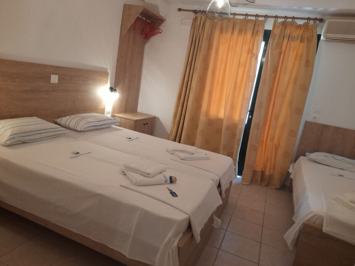 Room 6 photo 6